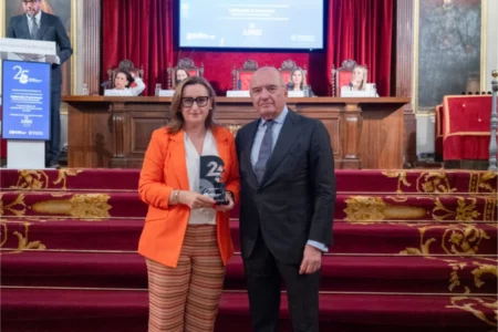 Isaval, reconocida por su compromiso con el fomento del emprendimiento en el 25 aniversario de la Cátedra de Cultura Empresarial
