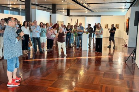 El viernes se presentó el catálogo de la exposición “Un Torrent de Xocolate” en la Sala EMAT con visita guiada incluida