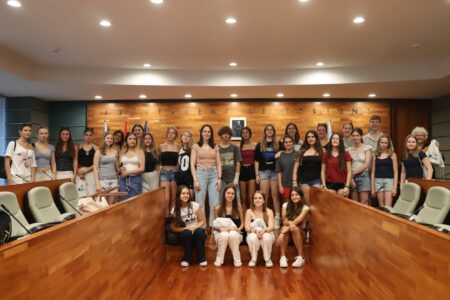 El Ayuntamiento de Torrent recibe a estudiantes alemanes de intercambio con el IES Veles e Vents
