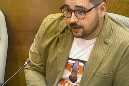 El PSOE llena el Pleno de ruido y cortinas de humo para tapar su falta de propuestas